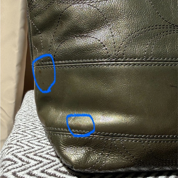 Coach East West Gallery Tote in Metallic Olive Patent Op Art - 2010 - GUC - Picture 7 of 16